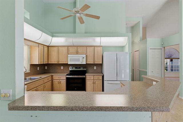 9413 SUMMERBREEZE TERRACE, New Port Richey, FL 34655