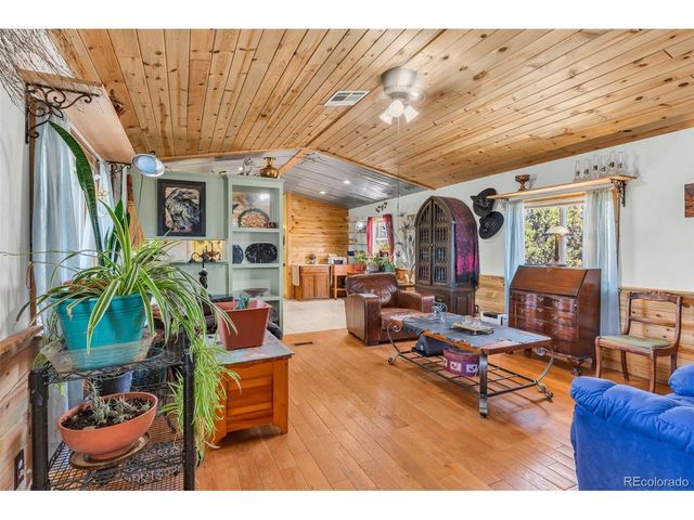 325 5th St, Penrose, CO 81240