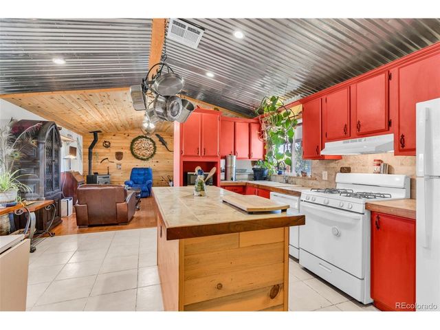 325 5th St, Penrose, CO 81240