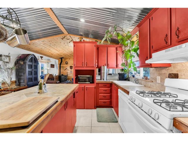 325 5th St, Penrose, CO 81240