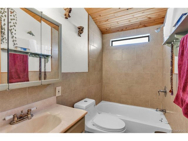 325 5th St, Penrose, CO 81240