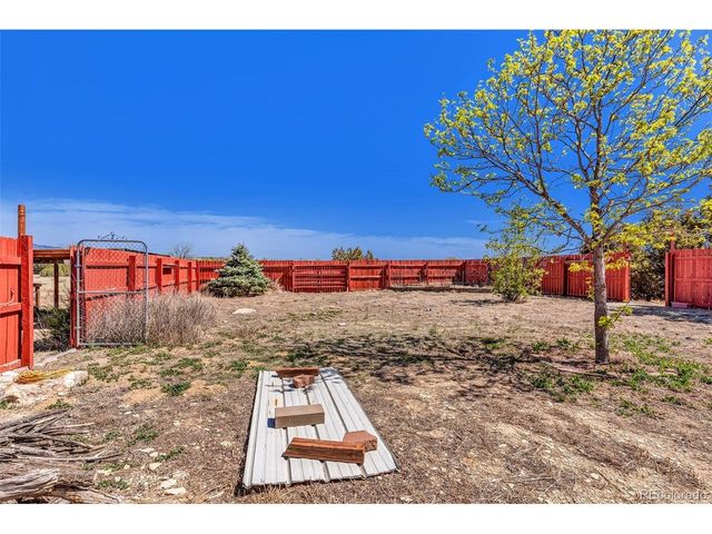 325 5th St, Penrose, CO 81240