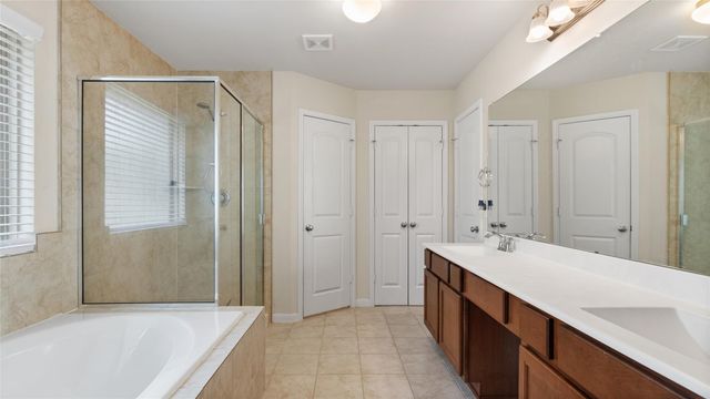 1668 Maggie Trail Drive, Alvin, TX 77511