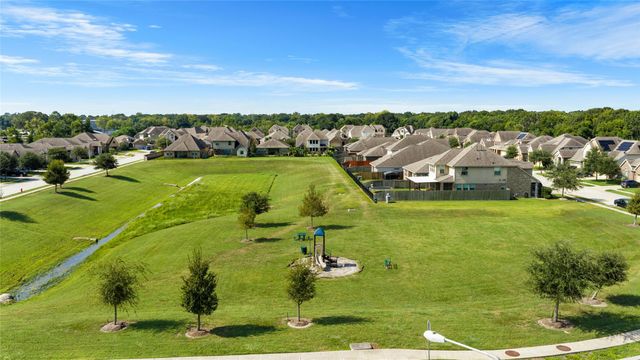 1668 Maggie Trail Drive, Alvin, TX 77511