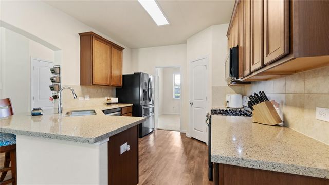 1668 Maggie Trail Drive, Alvin, TX 77511