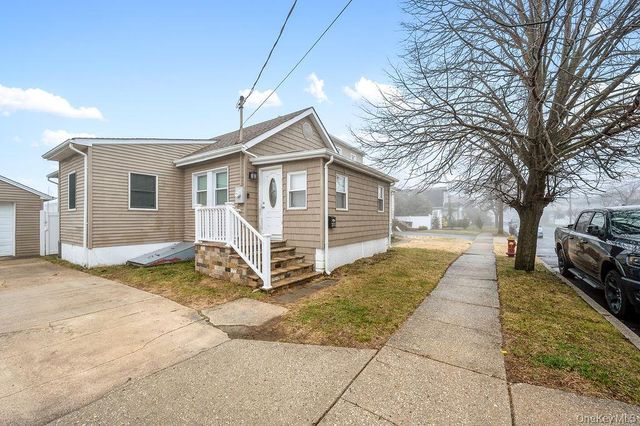 3665 Ionia Street, Seaford, NY 11783