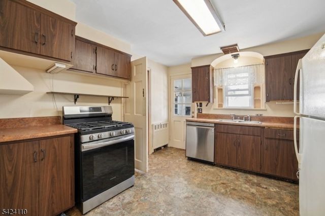 230 Sandford Ave, North Plainfield Boro, NJ 07060