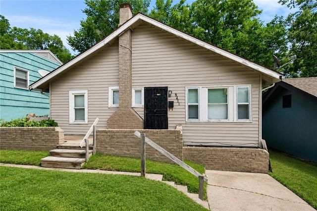 8411 Olive Street, Kansas City, MO 64132