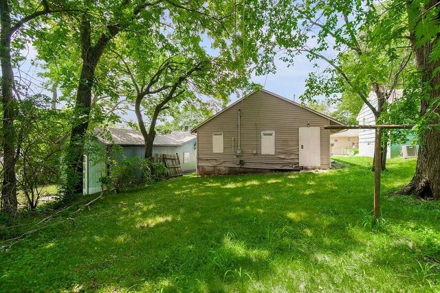 8411 Olive Street, Kansas City, MO 64132