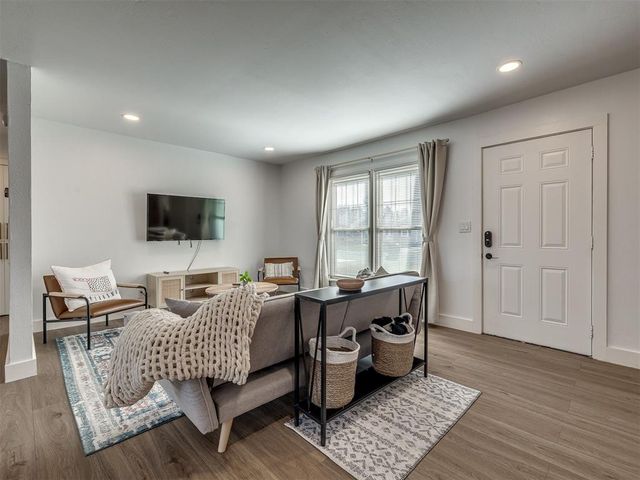 1111 W Comanche Street, Norman, OK 73069