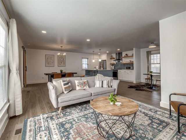 1111 W Comanche Street, Norman, OK 73069