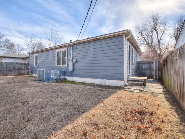 1111 W Comanche Street, Norman, OK 73069