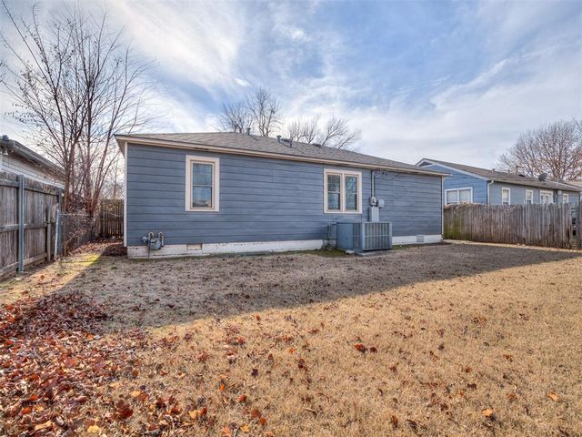 1111 W Comanche Street, Norman, OK 73069