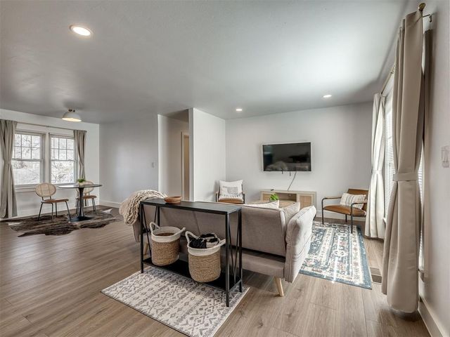 1111 W Comanche Street, Norman, OK 73069