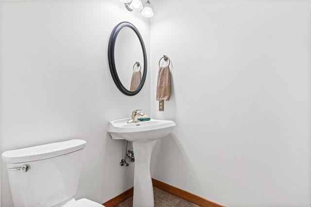 4185 Centerville Road, Vadnais Heights, MN 55127