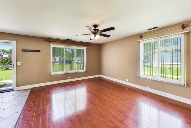 1313 cove Drive 211A, Prospect Heights, IL 60070