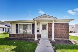 1313 cove Drive 211A, Prospect Heights, IL 60070