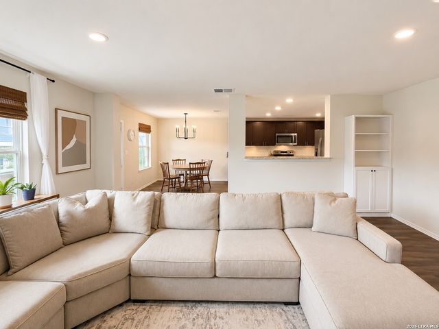 7324 YUCCA PL, San Antonio, TX 78253