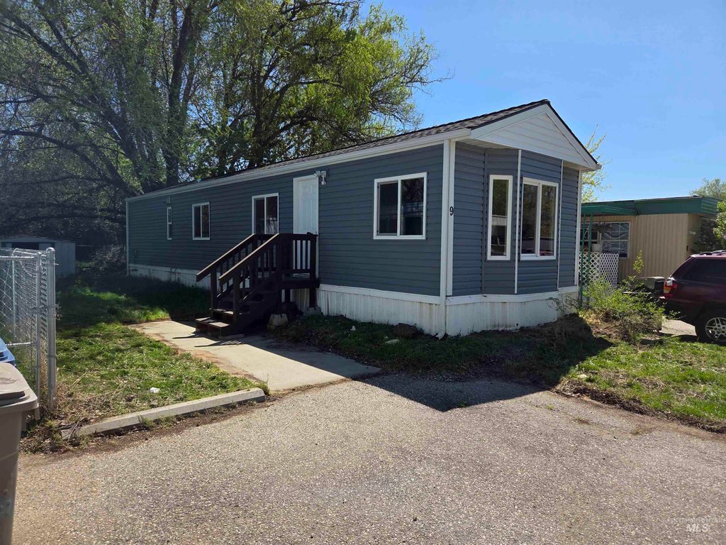 309 E 39th Street 9, Garden City, ID 83714