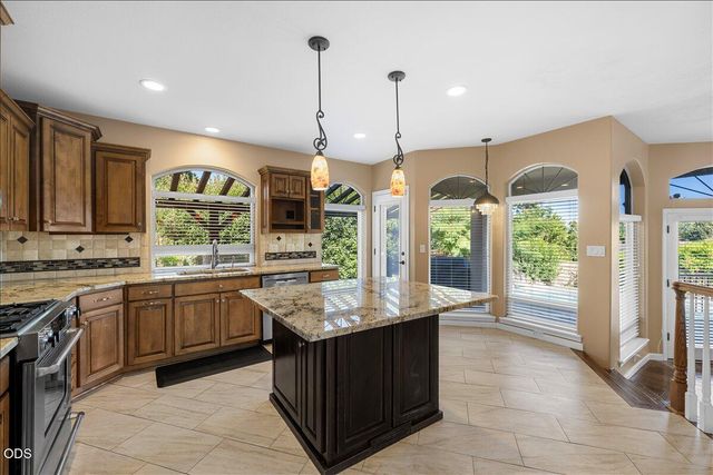3270 Larue Drive, Medford, OR 97504