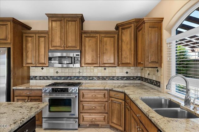 3270 Larue Drive, Medford, OR 97504