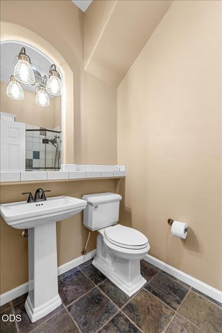 3270 Larue Drive, Medford, OR 97504