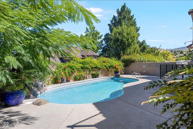 3270 Larue Drive, Medford, OR 97504