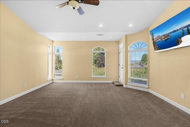 3270 Larue Drive, Medford, OR 97504