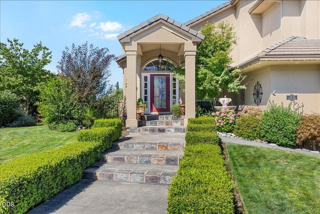 3270 Larue Drive, Medford, OR 97504