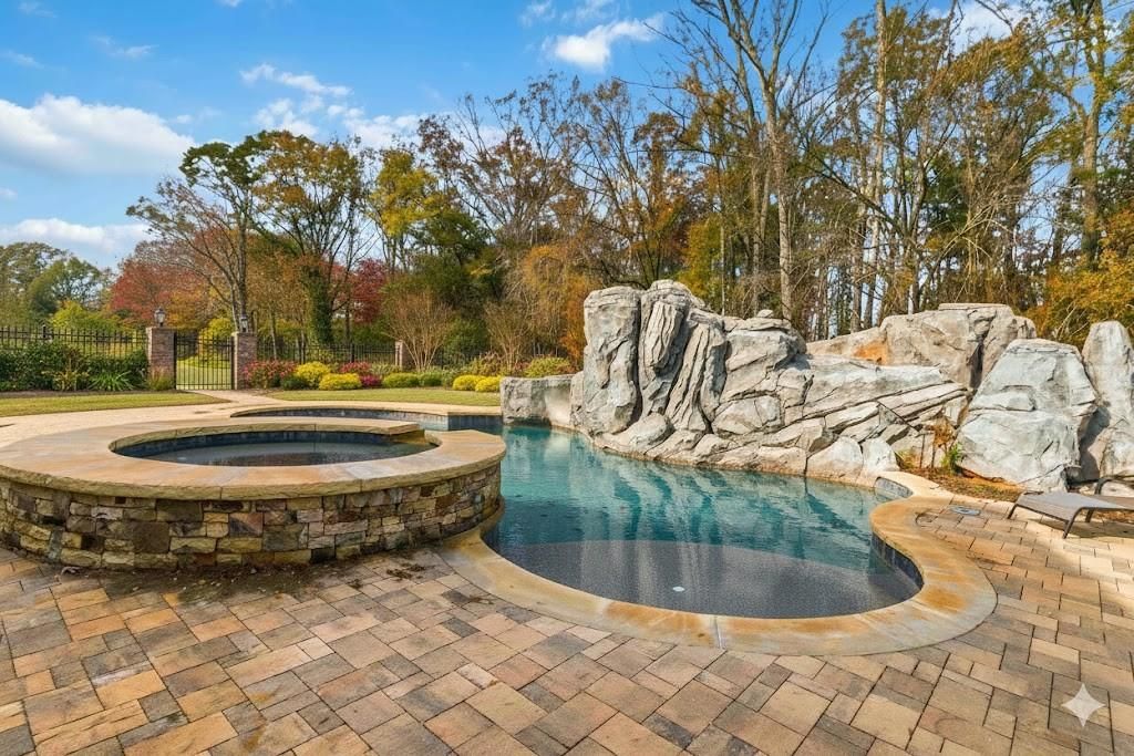 220 River Meadow Lane, Social Circle, GA 30025