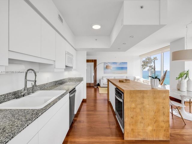 4779 W Collins Ave 1005, Miami Beach, FL 33140