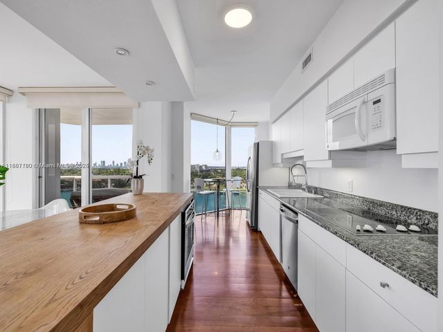 4779 W Collins Ave 1005, Miami Beach, FL 33140