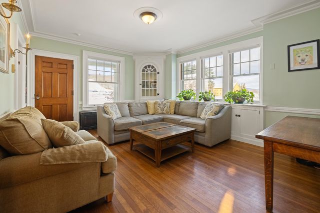 93 Chosen Vale Lane, Enfield, NH 03748