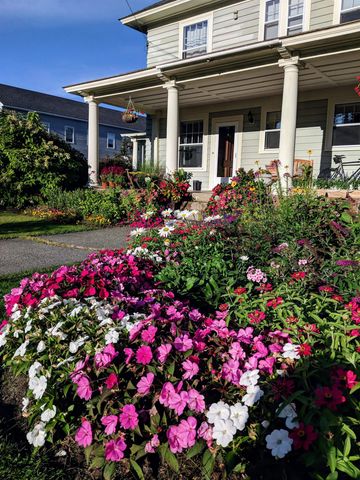 93 Chosen Vale Lane, Enfield, NH 03748