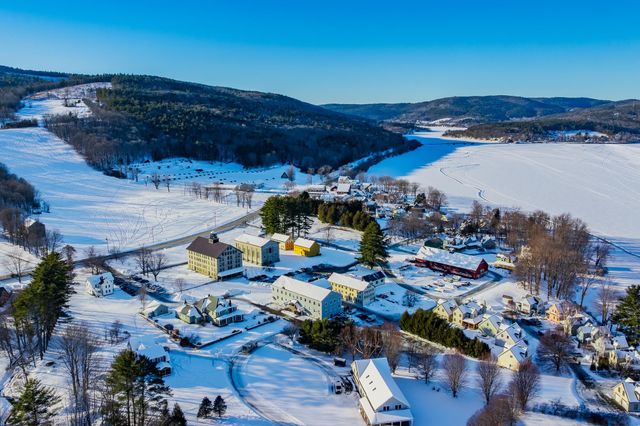 93 Chosen Vale Lane, Enfield, NH 03748