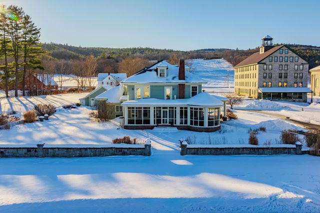 93 Chosen Vale Lane, Enfield, NH 03748