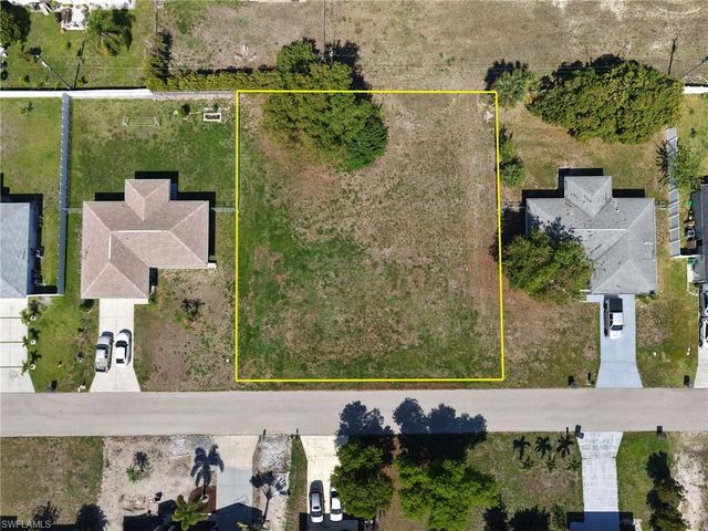 212 SE Santa Barbara PL, Cape Coral, FL 33990
