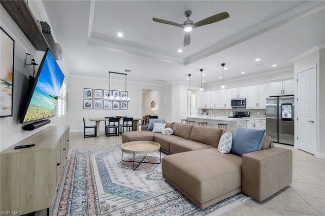 4118 Raffia DR, Naples, FL 34119