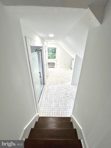 571 N NEWTOWN STREET RD, Newtown Square, PA 19073