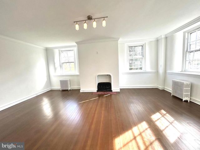 571 N NEWTOWN STREET RD, Newtown Square, PA 19073