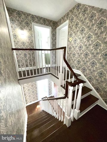 571 N NEWTOWN STREET RD, Newtown Square, PA 19073