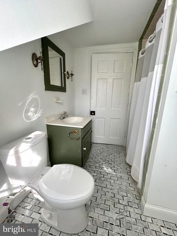 571 N NEWTOWN STREET RD, Newtown Square, PA 19073