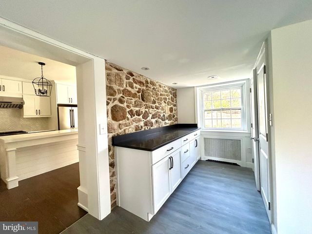 571 N NEWTOWN STREET RD, Newtown Square, PA 19073