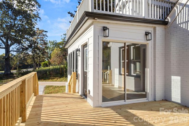 1011 N 14th Street, Bessemer City, NC 28016