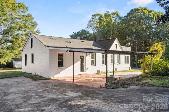 1011 N 14th Street, Bessemer City, NC 28016