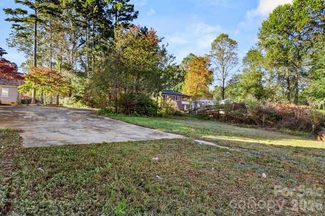 1011 N 14th Street, Bessemer City, NC 28016