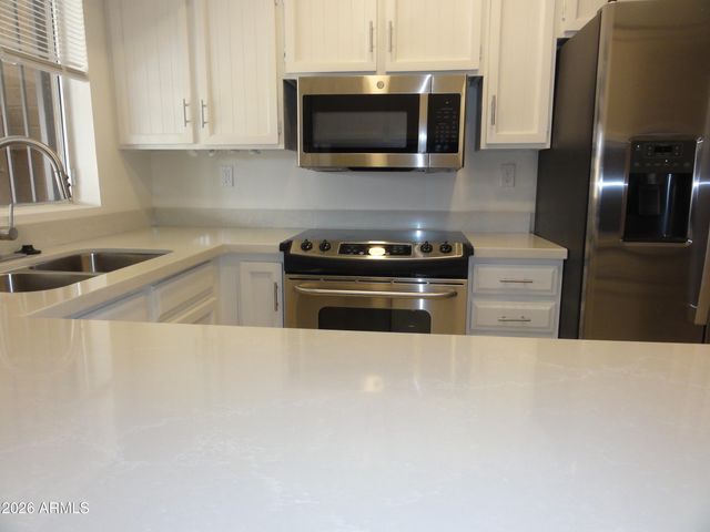 4746 W DAHLIA Drive, Glendale, AZ 85304
