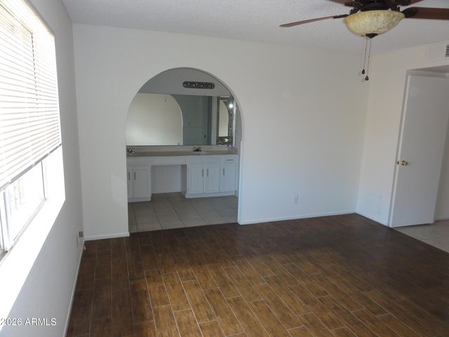 4746 W DAHLIA Drive, Glendale, AZ 85304