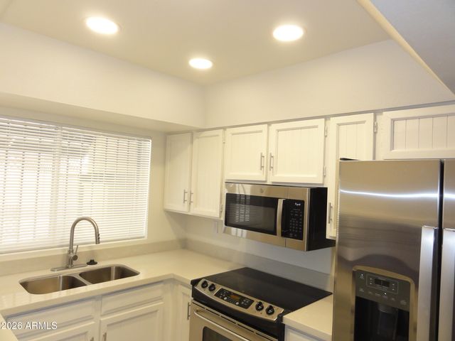 4746 W DAHLIA Drive, Glendale, AZ 85304
