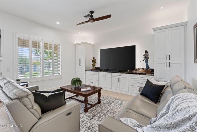 2613 W IRVINE Road, Phoenix, AZ 85086